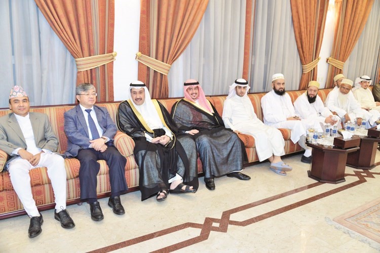 عدد من الديبلوماسيين والبهرة يهنئون الحمود﻿