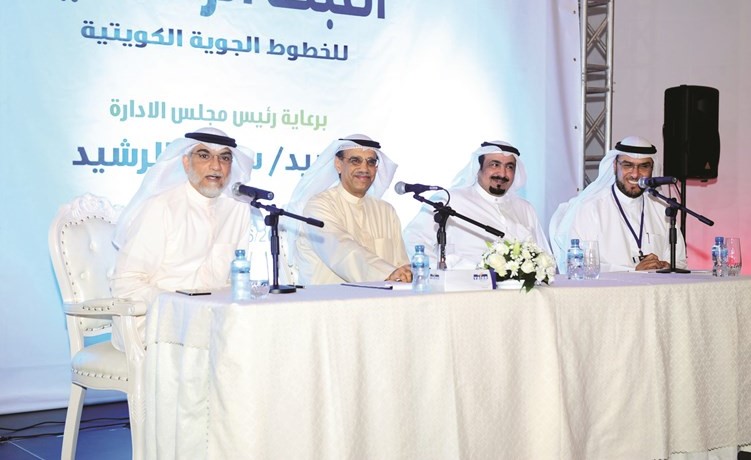 من اليسار إبراهيم الخزام وسامي الرشيد وعماد الجلوي وفايز العنزي﻿