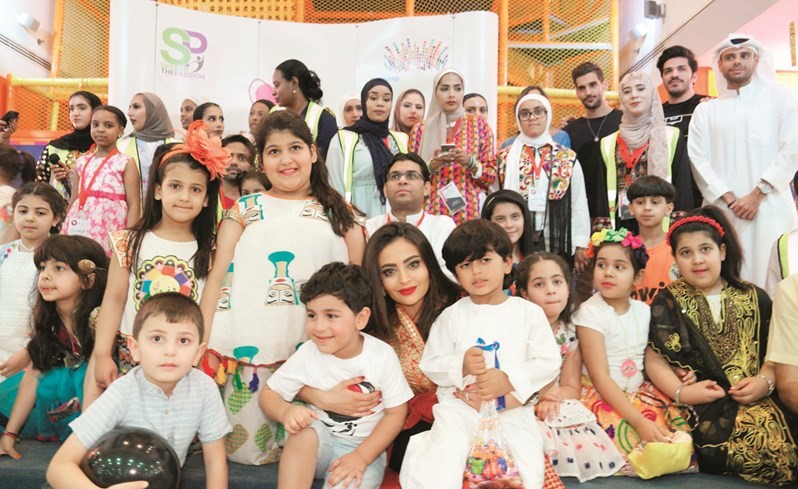 صورة جماعية بعد تجهيز القرقيعان﻿