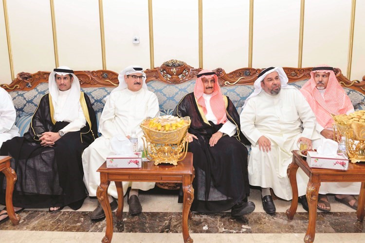 الشيخ د.إبراهيم الدعيج ود.بدر الرفاعي والشيخ عبدالله ابراهيم الدعيج مع عبدالهادي العجمي وعليان العجمي﻿