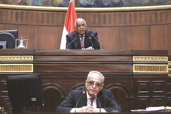 د.علي عبد العال والمستشار بهاء أبو شقة خلال الجلسة﻿
