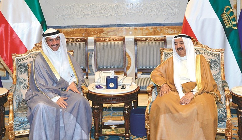 صاحب السمو الأمير الشيخ صباح الأحمد مستقبلا مرزوق الغانم﻿