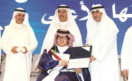 وتكريم أحد ذوي الاحتياجات الخاصة﻿
