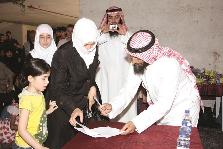 توزيع الزكاة للفقراء والمساكين﻿