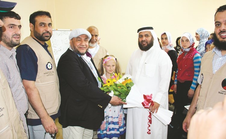 أحمد الكندري في أحد جولاته الخيريه ﻿