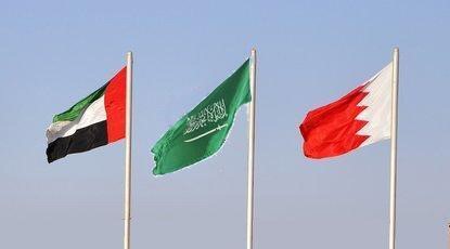 السعودية والإمارات والبحرين يؤكدون التزامهم بحظر شركات الطيران القطرية