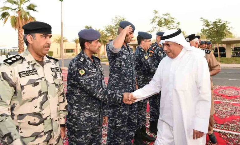 الشيخ خالد الجراح خلال زيارته لمعسكر قوات الأمن الخاص