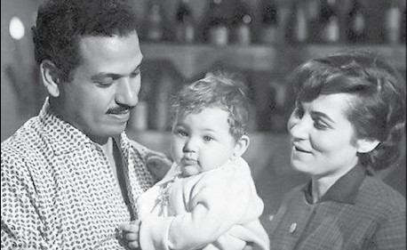قصة صورة زهرة العلا وابنتاها أمل ومنال