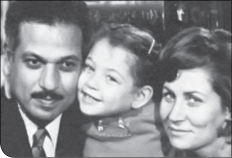 قصة صورة زهرة العلا وابنتاها أمل ومنال
