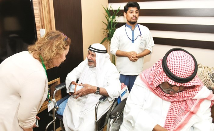  وهدية مع ابتسامة ﻿