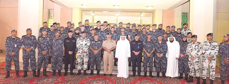 الشيخ خالد الجراح خلال زيارته لمعسكر قوات الأمن الخاصة ﻿