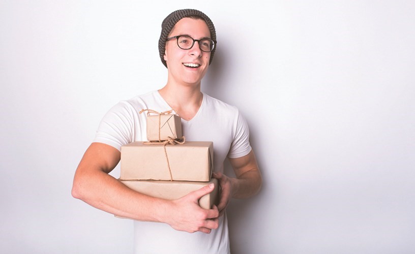 AirWayBill تطبيق تشاركي يعيد إحياء تجارة التجزئة التقليدية خلال السفر