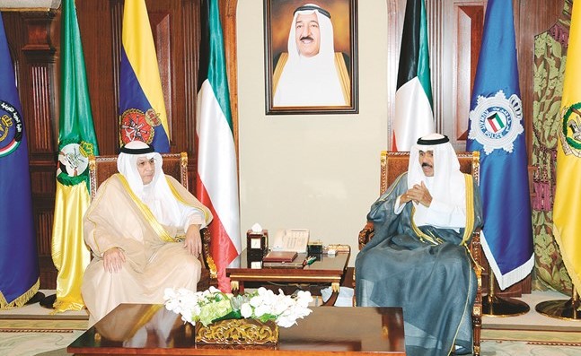 سمو ولي العهد الشيخ نواف الاحمد مستقبلا الشيخ خالد الجراح ﻿