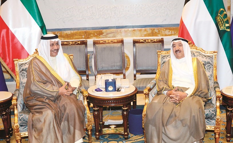 صاحب السمو الأمير الشيخ صباح الأحمد مستقبلا سمو رئيس الوزراء الشيخ جابر المبارك ﻿