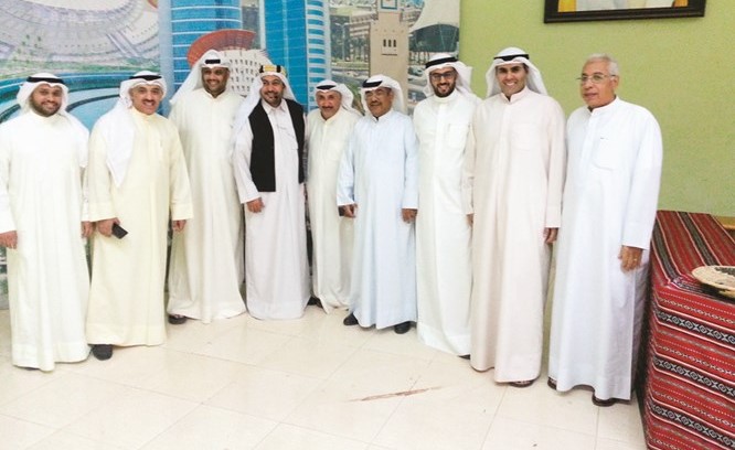 وائل القطامي واعضاء مجلس الادارة خلال حفل القرقيعان﻿