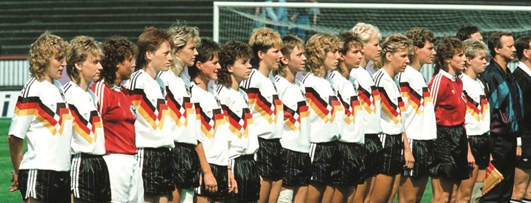 لاعبات المنتخب الألماني في 1989﻿
