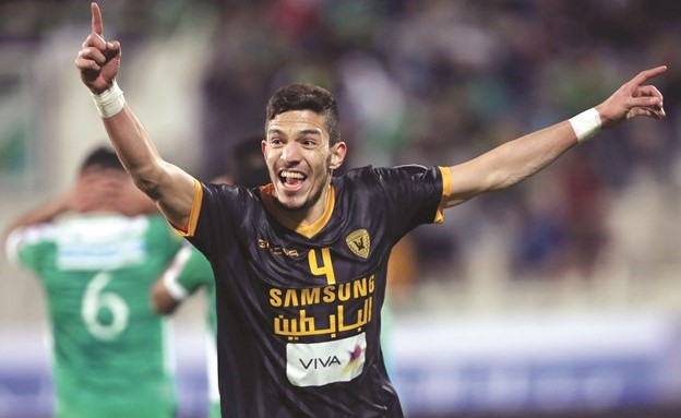سلطان العنزي يعود للأصفر
