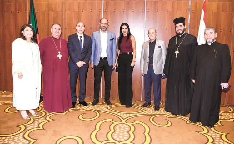 ابتسام الحاج والأب بطرس غريب وباسم العرب ومروان فرح وعقيلته وعدنان السعد والأب افرام طعمي والأب ارداك كهيايان﻿