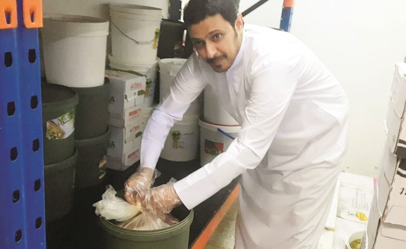الكشف على المواد الغذائية بأحد المحال﻿