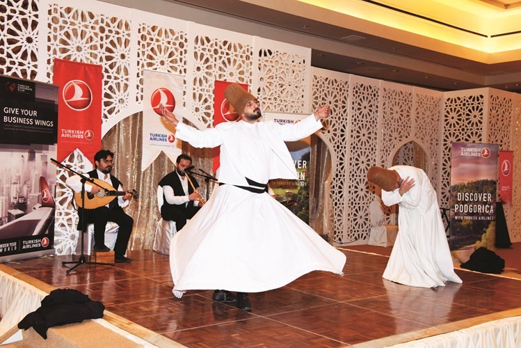 رقصة شعبية تركية﻿