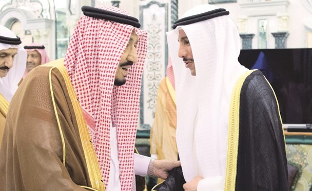  خادم الحرمين الشريفين مع رئيس مجلس الامة مرزوق الغانم ﻿
