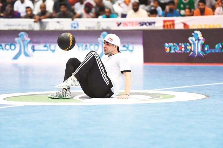 نجم ريد بل للفري ستايل ماليك يستعرض ﻿