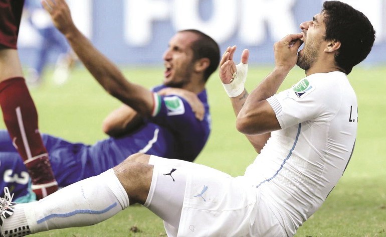 عجائب وغرائب بنود اللاعبين
