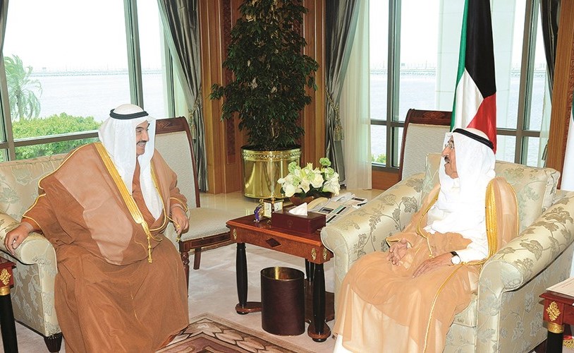 صاحب السمو الأمير الشيخ صباح الأحمد مستقبلا سمو الشيخ ناصر المحمد﻿