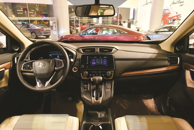 تمت إعادة تصميمها بالكامل بطابع جريء«هوندا الغانم» تطلق CR - V 2017 الجديدة كلياً في الكويت