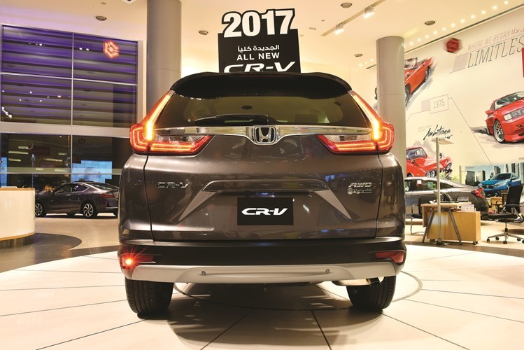 تمت إعادة تصميمها بالكامل بطابع جريء«هوندا الغانم» تطلق CR - V 2017 الجديدة كلياً في الكويت