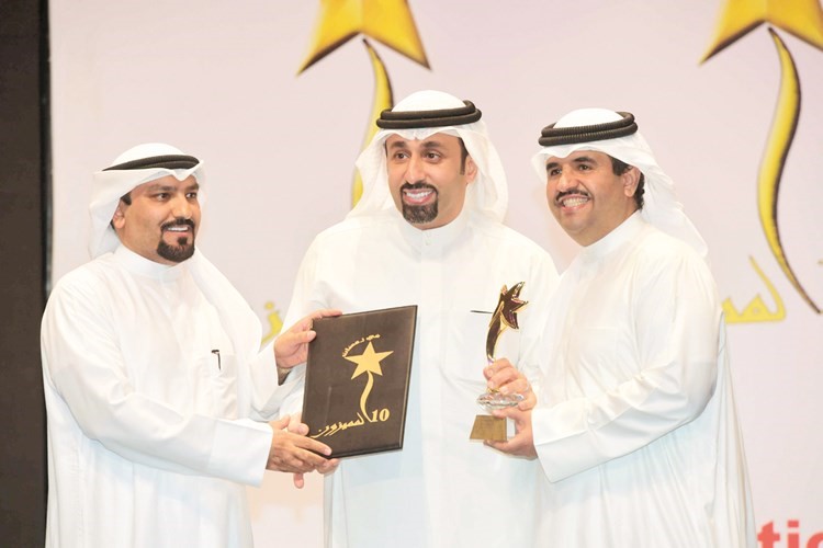 الملحن فهد الناصر وجائزة افضل برنامج اذاعي﻿