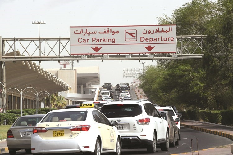 زحام سيارات على جسر المغادرين﻿