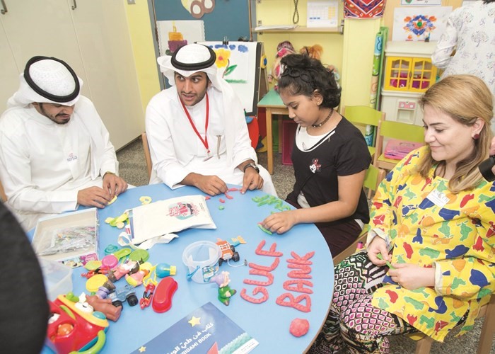 «الخليج» يحتفل بالقرقيعان مع أطفال الكويت