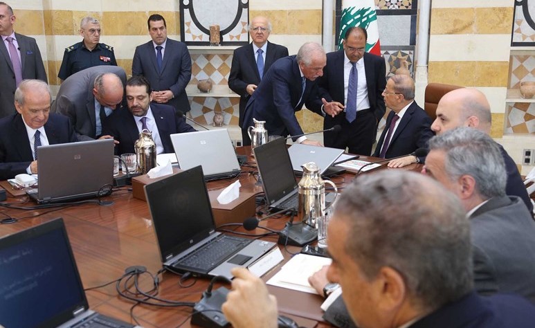 الرئيس العماد ميشال عون مترئسا جلسة مجلس الوزراء في بعبدا(محمود الطويل) ﻿