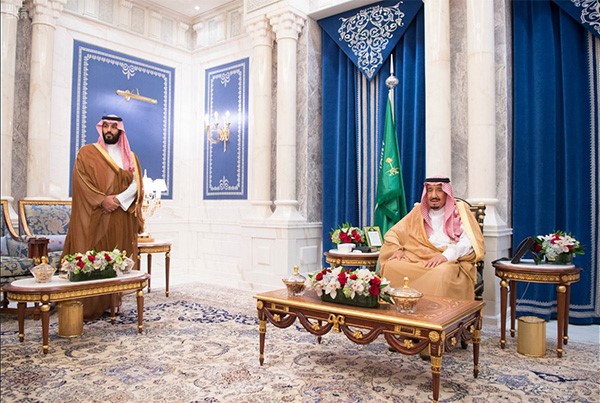 السعودية / أمام خادم الحرمين الشريفين.. أصحاب السمو الملكي الذين صدرت الأوامر الملكية بتعيينهم في مناصبهم الجديدة يؤدون القسم