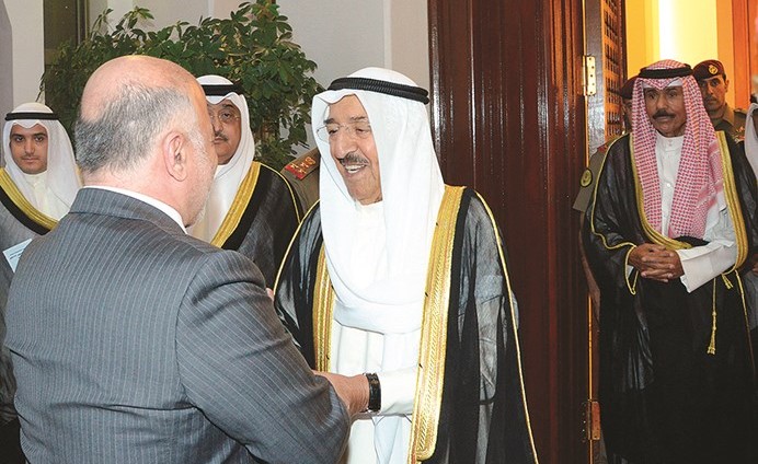 صاحب السمو مرحبا برئيس الوزراء العراقي بحضور سمو ولي العهد الشيخ نواف الأحمد ﻿