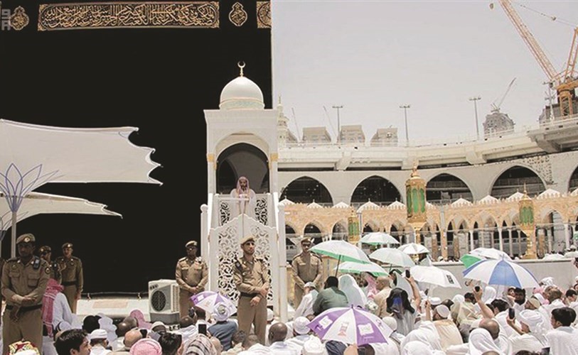 مئات الألوف شهدوا الجمعة  الأخيرة من رمضان في الحرمين الشريفين