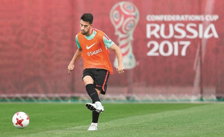 البرتغالي بيتزي يعشق مدرب تشيلي﻿