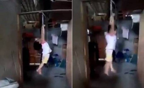 فيديو مروع.. امرأة علقت هذه الطفلة بالسقف لمعاقبتها.. والسبب!