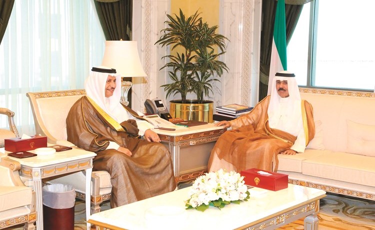 سمو ولي العهد الشيخ نواف الأحمد مستقبلا سمو رئيس الوزراء﻿﻿الشيخ جابر المبارك ﻿