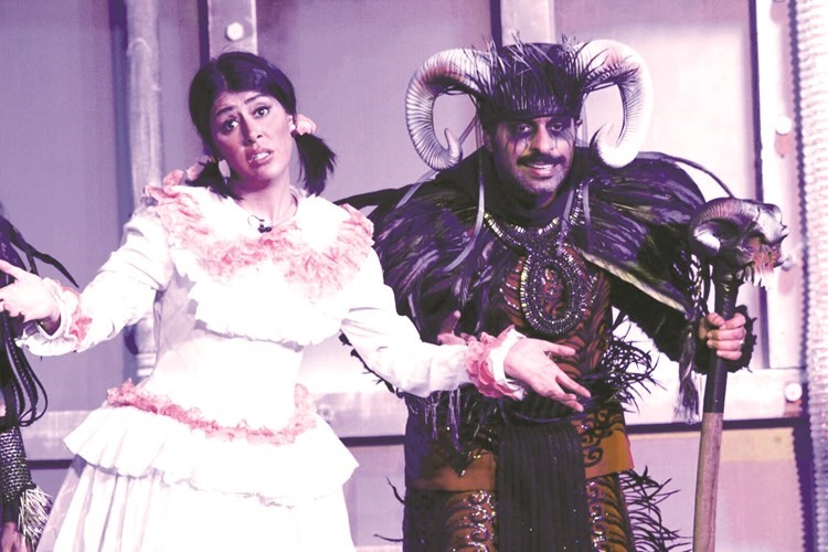  ومشهد من المسرحية يجمع يعقوب وفرح﻿