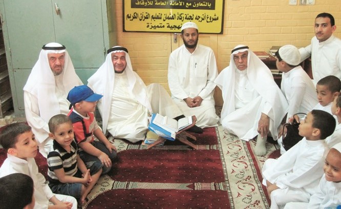 عبدالباقي مع أعضاء اللجنة﻿