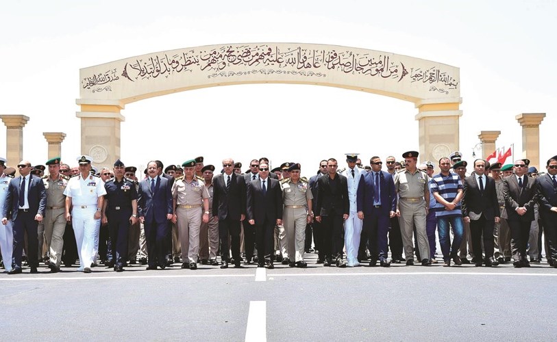 جانب من مشاركة الرئيس عبد الفتاح السيسي في جنازة اللواء أ.ح محمد لطفي يوسف قائد المنطقة الشمالية العسكرية﻿