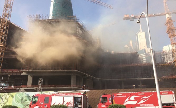 الحريق في مبنى قيد الإنشاء بمنطقة شرق﻿