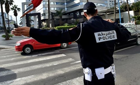 بالفيديو.. الموت يفاجئ شرطيًا مغربيًا بعد دقائق من إنهاء عمله