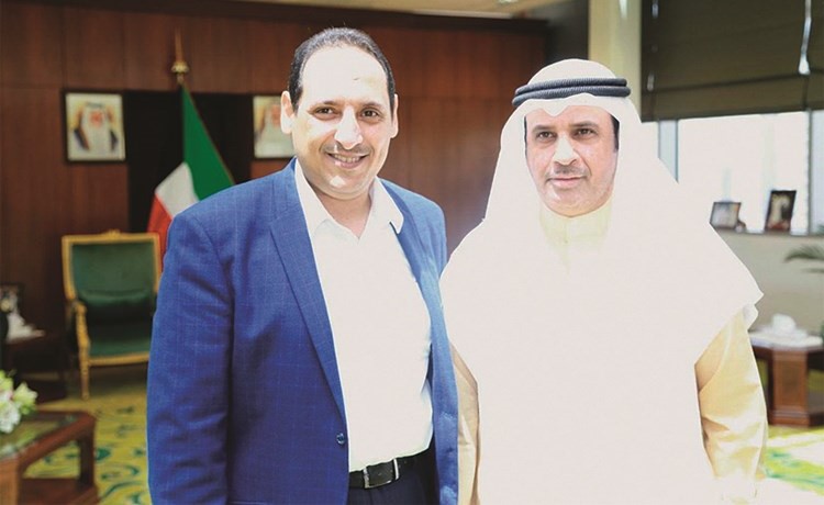  وزير العدل د. فالح العزب والزميل أسامة أبو السعود	`(قاسم باشا)﻿