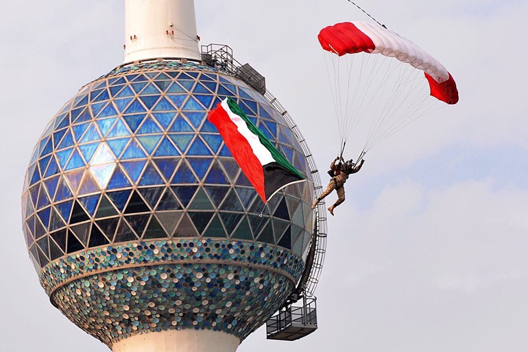 رئاسة الأركان: فريق القفز بالمظلات العسكري يشارك ببطولة العالم في ألمانيا