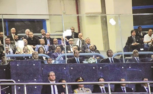الرئيس المصري عبدالفتاح السيسي في المنصة الرئيسية﻿
