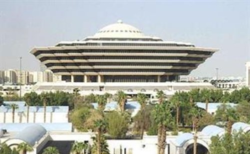 "الداخلية" السعودية تنفذ حكم القتل والصلب بوافد يمني قتل مواطناً ووالدته بالباحة