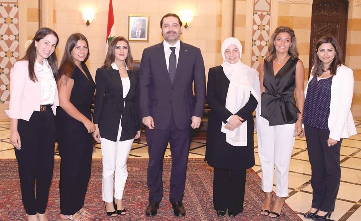 رئيس مجلس الوزراء سعد الحريري مستقبلا وفدا من لجنة مهرجانات صيدا برئاسة ندين كاعين الامين في حضور النائبة بهية الحريري	(محمود الطويل)﻿